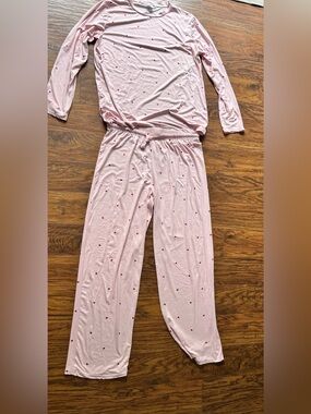 Real Essentials Women's Light Pink Heart-Print Pajama Set- XL